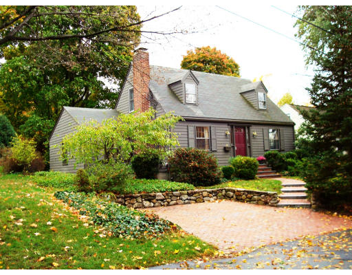 18 Hamilton Road Lexington, MA 02420 - Photo 1 of 12 Gallery Image 1