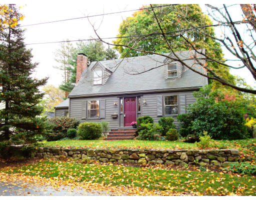 18 Hamilton Road Lexington, MA 02420 - Photo 2 of 12 Gallery Image 2