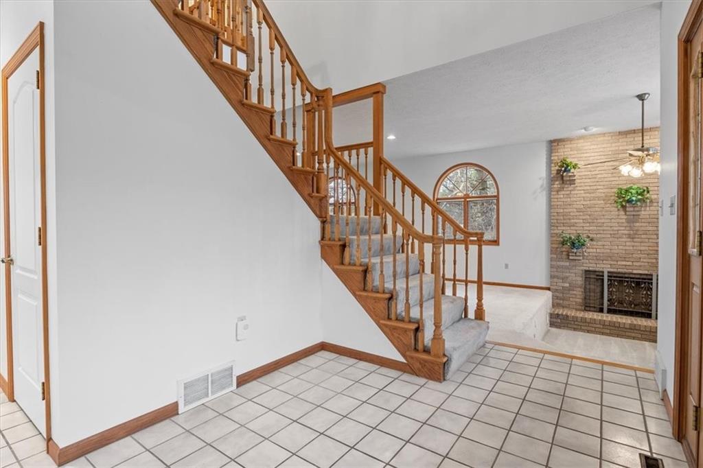 218 B Shafer Road Coraopolis, PA 15108 - Photo 3 of 25 Gallery Image 3