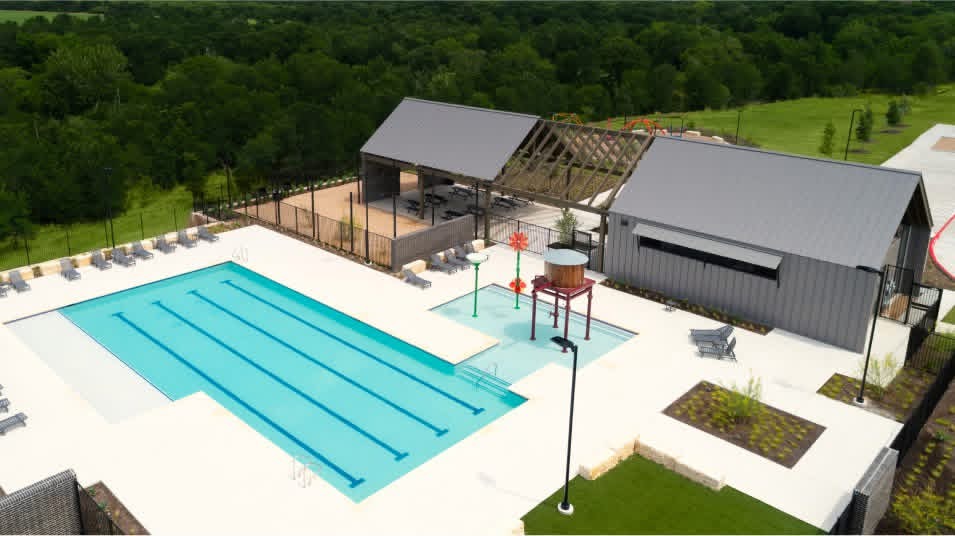 13513 Menard Way Elgin, TX 78621 - Photo 17 of 18 Community pool