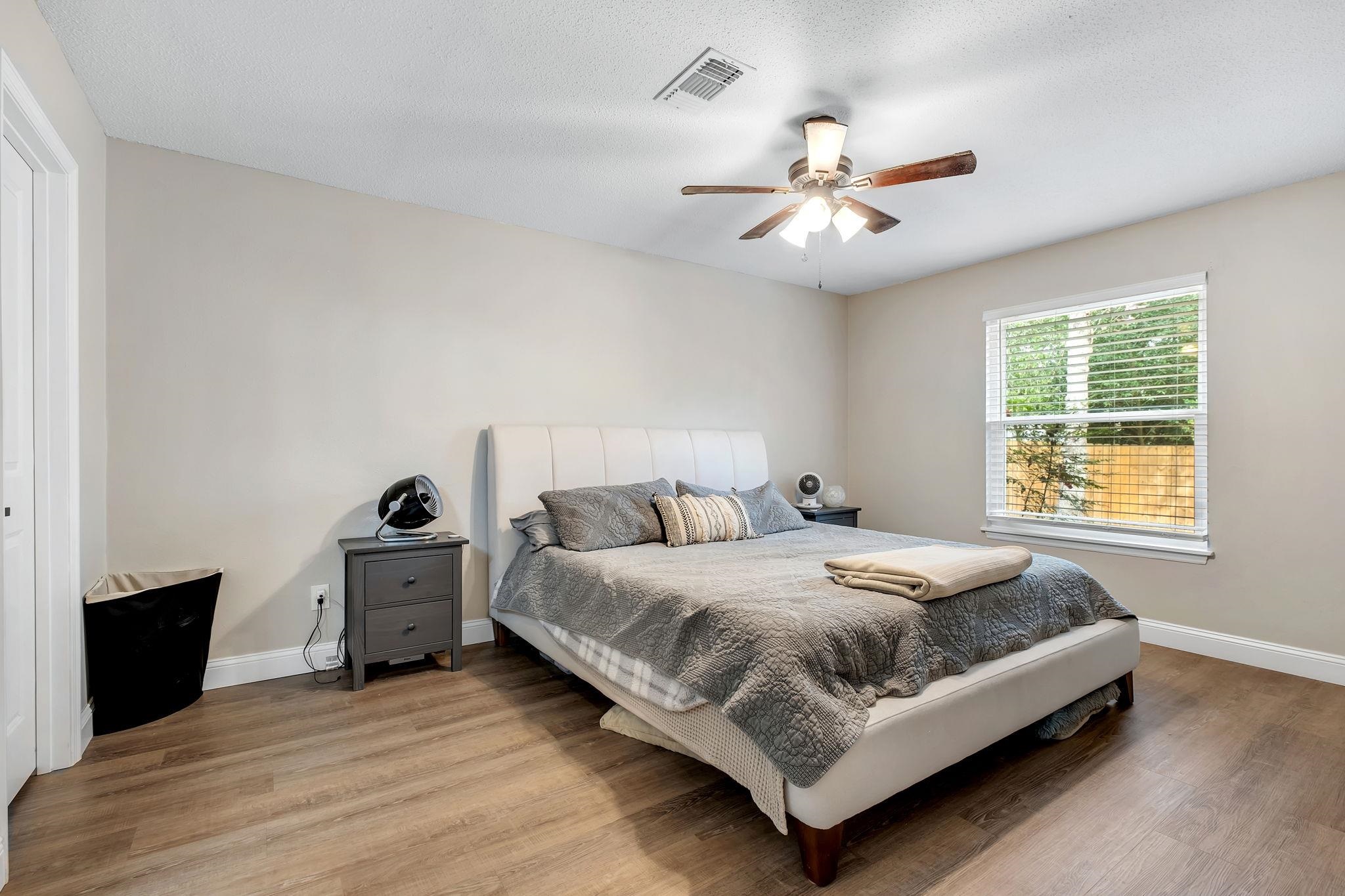 240 Intrepid Court Tallahassee, FL 32312 - Photo 6 of 39