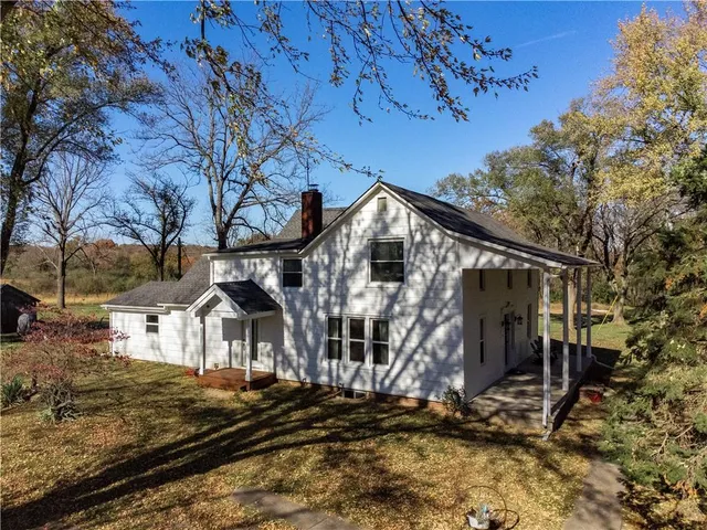 $590,000 | 1837 Z Highway, Bates City, MO 64011