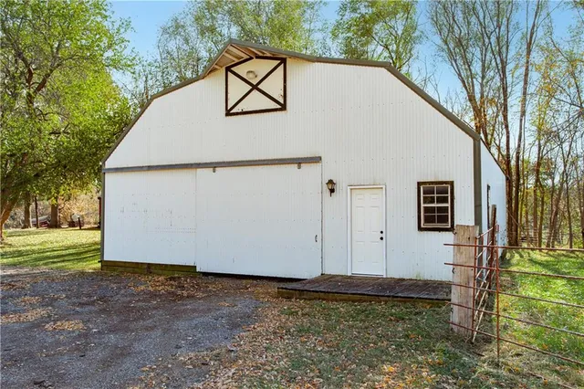 $590,000 | 1837 Z Highway, Bates City, MO 64011