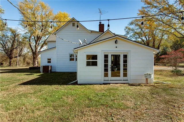 $590,000 | 1837 Z Highway, Bates City, MO 64011