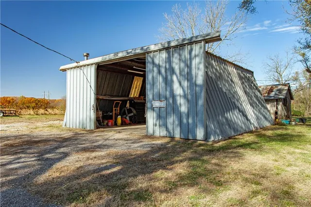 $590,000 | 1837 Z Highway, Bates City, MO 64011