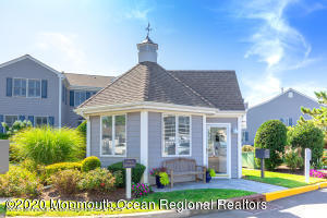4 Bay Point Harbour Point Pleasant, NJ 08742 - Photo 43 of 46 a front view of a house with garden