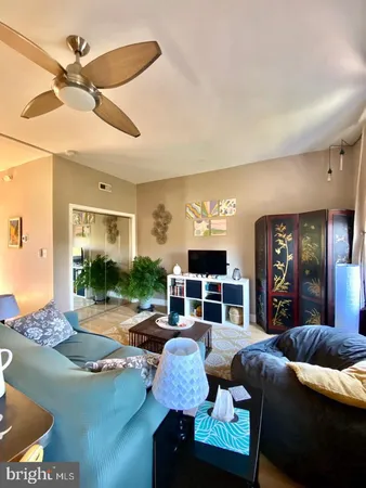 $1,725 | 1936 North 7th Street, Unit 3, Philadelphia, PA 19122