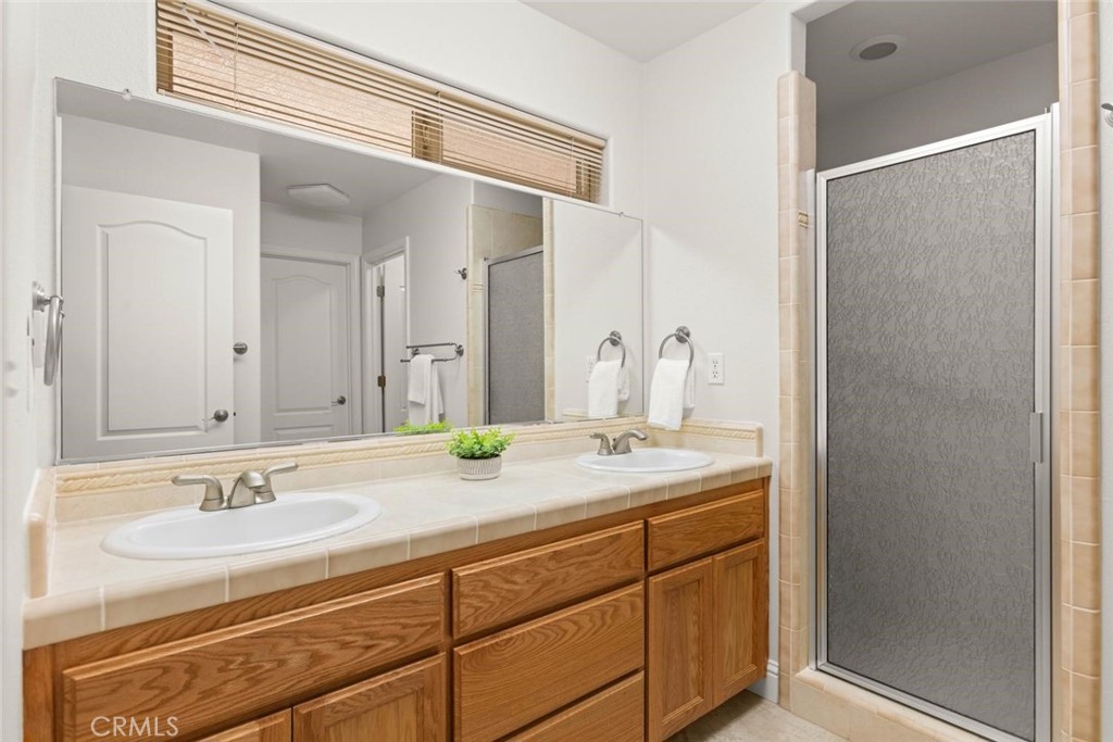 7 Hidden Brooke Way Chico, CA 95928 - Photo 12 of 40 Primary Bathroom