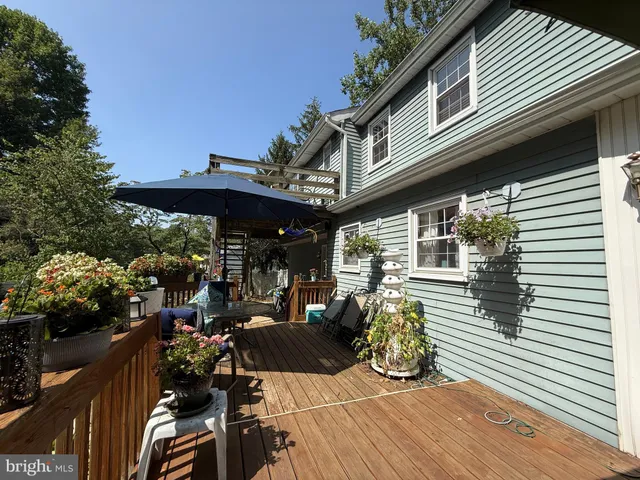 a house view with a outdoor space