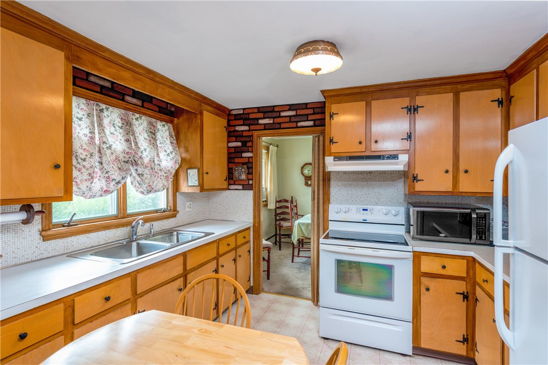 44 Rabbitt Hill Road Cumberland, RI 02864 - Photo 4 of 26 Gallery Image 4