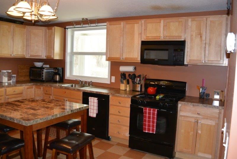 3136 Five Mile Road Traverse City, MI 49686 - Photo 16 of 41 1798418-15.JPG