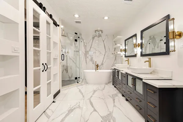 a view of a walk in closet