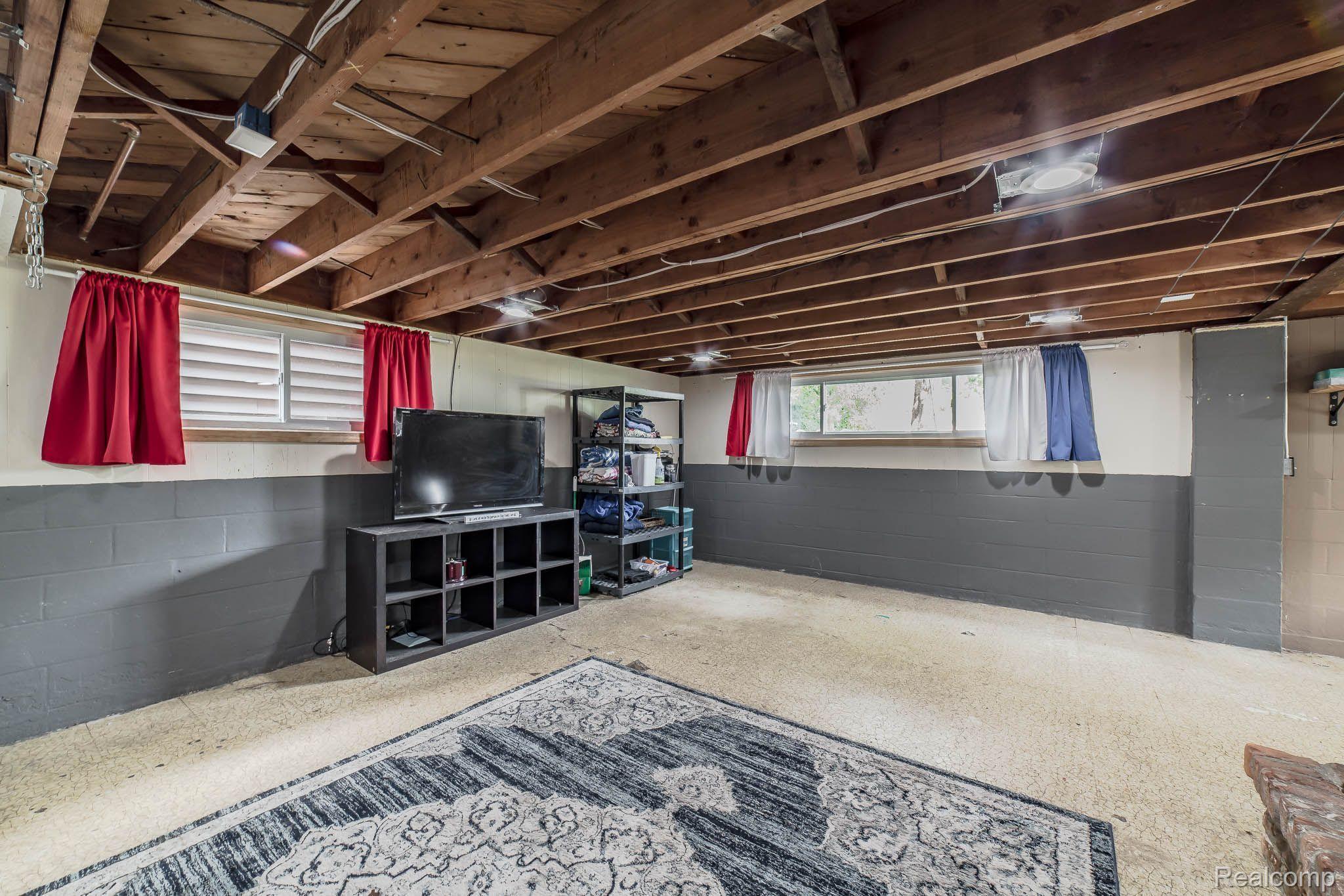 8317 Russell Street Utica, MI 48317 - Photo 31 of 40 Gallery Image 31