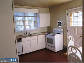 1137 Ashbourne Road Cheltenham, PA 19012 - Photo 5 of 12 Kitchen