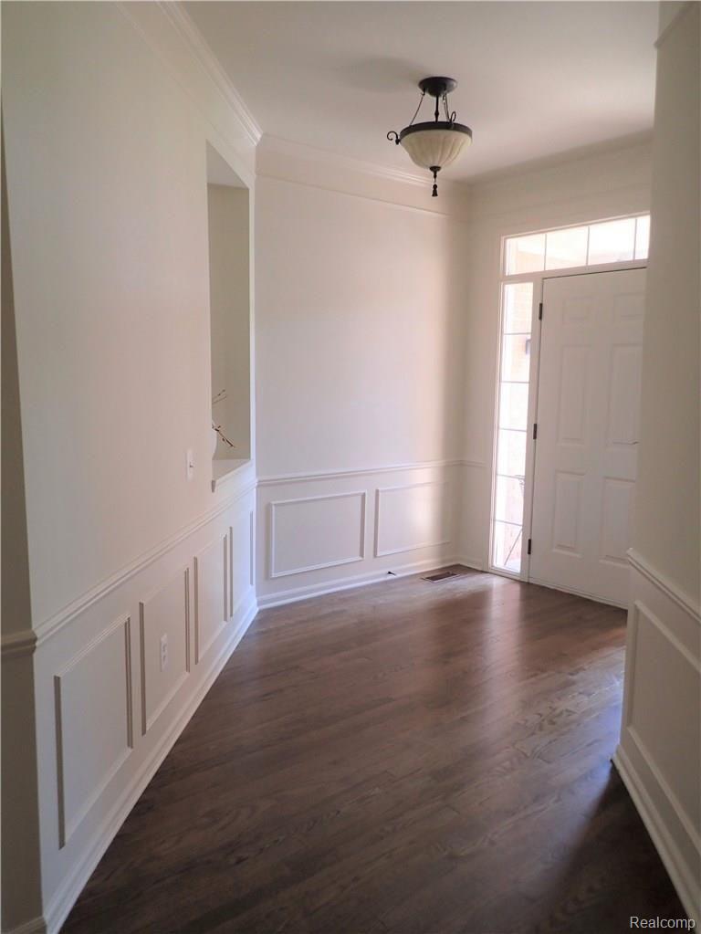638 Telya Ridge, Unit 27 Milford, MI 48381 - Photo 7 of 54 P8040372.JPG