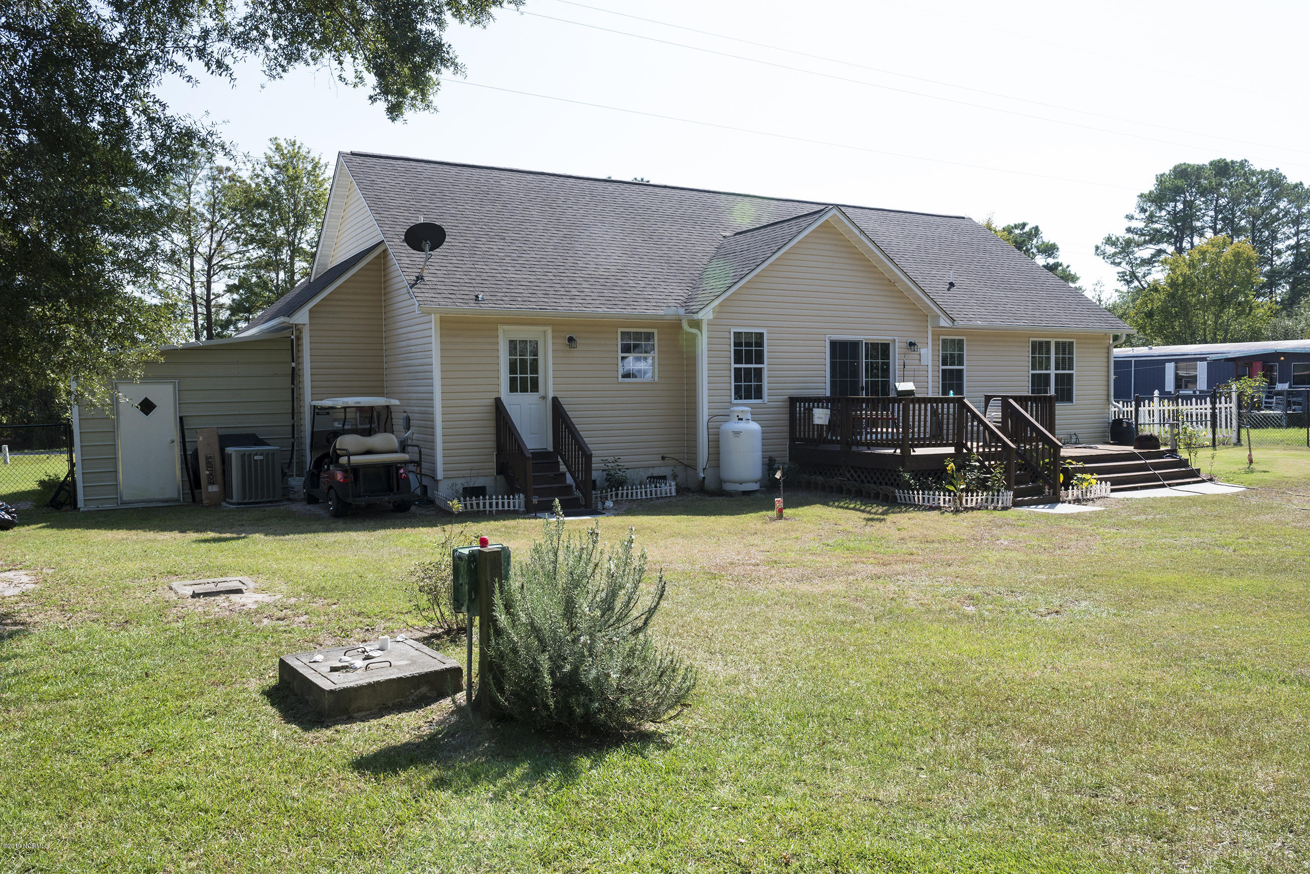 500 Bogue Loop Road Bogue, NC 28570 - Photo 24 of 31 Rear of home 1