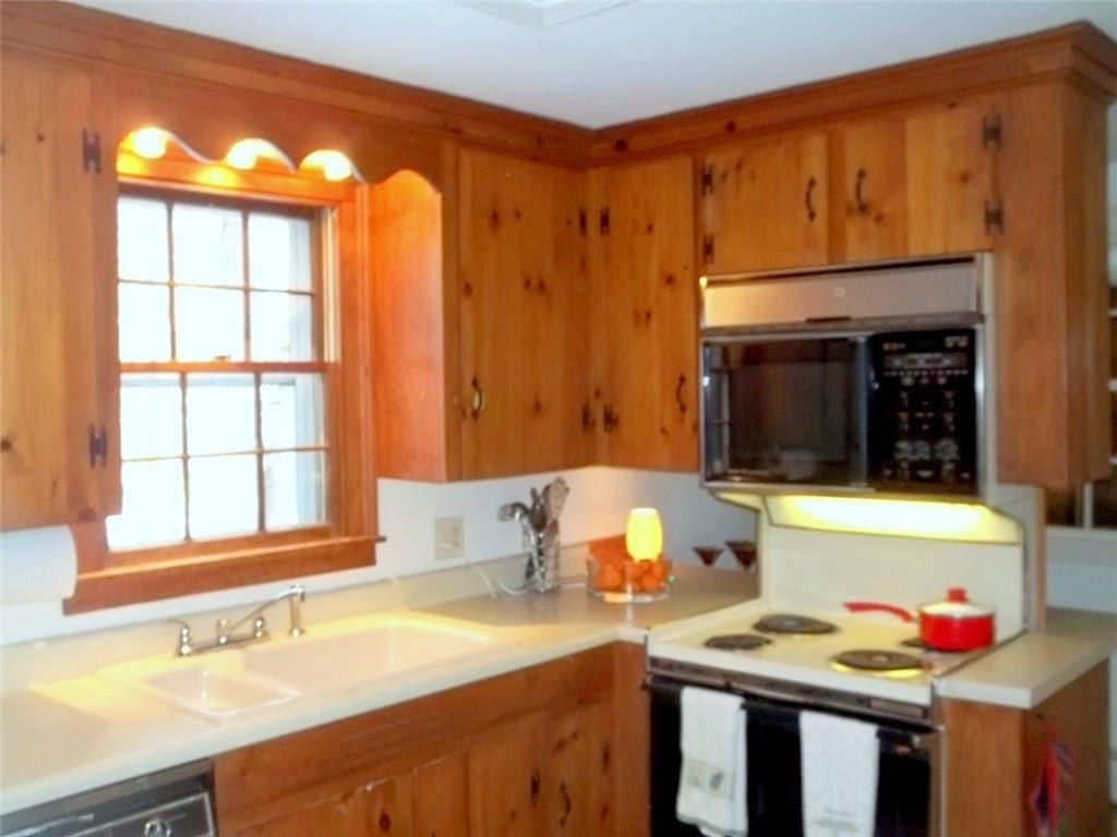 182 Sea Road Kennebunk, ME 04043 - Photo 11 of 25 Kitchen