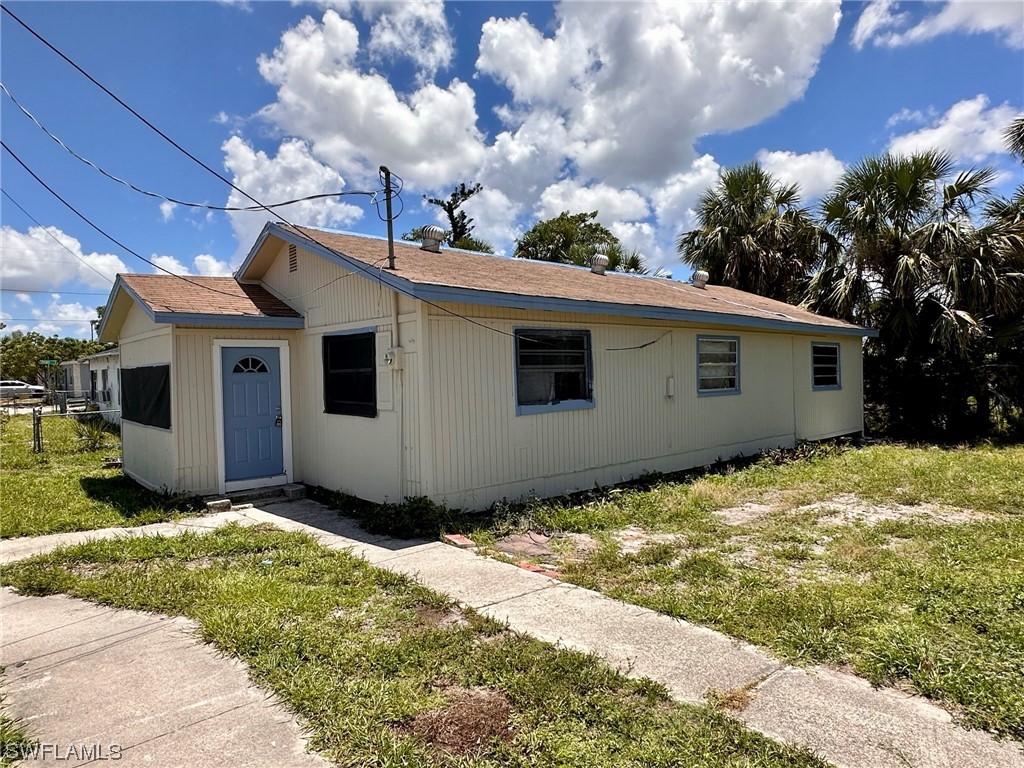 2012 Wright Street Fort Myers, FL 33916 - Photo 2 of 20 a view of a backyard of the house