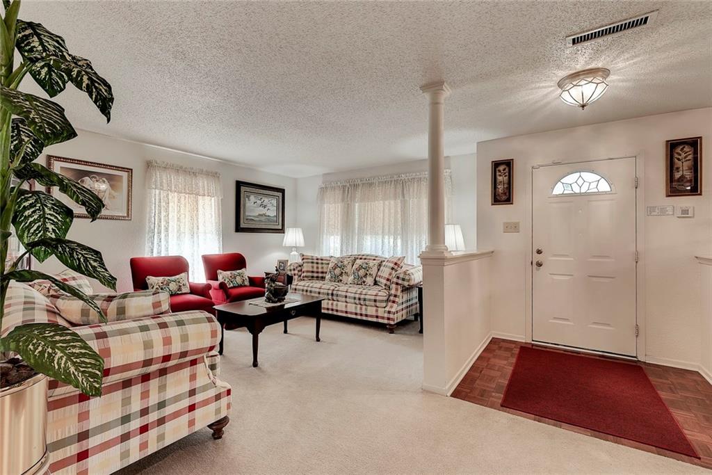 10391 Splendor Way Indianapolis, IN 46234 - Photo 3 of 36 Gallery Image 3