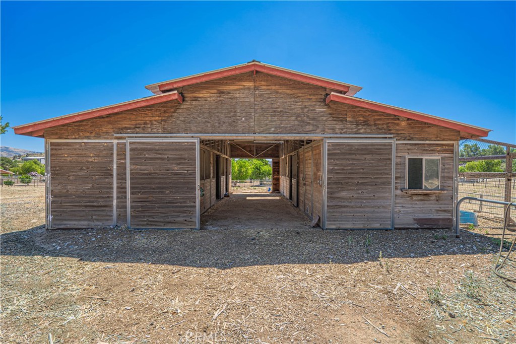 11820 Darling Road Agua Dulce, CA 91390 - Photo 34 of 47