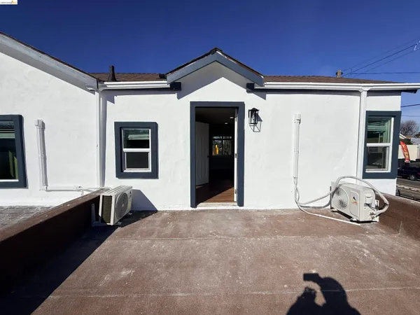 $899,000 | 321 Benicia Road, Vallejo, CA 94590