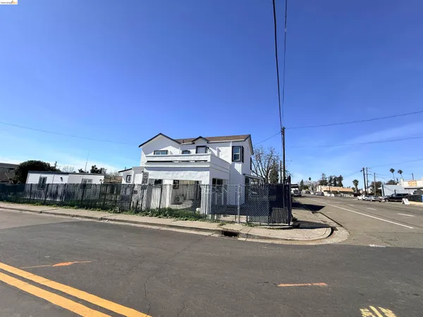 $899,000 | 321 Benicia Road, Vallejo, CA 94590