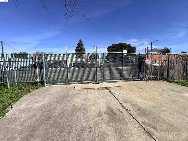 $899,000 | 321 Benicia Road, Vallejo, CA 94590