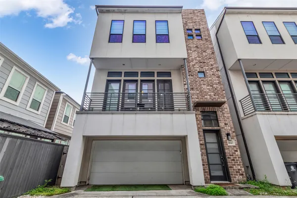 $3,400 | 1904 Crockett Street, Unit C, Houston, TX 77007