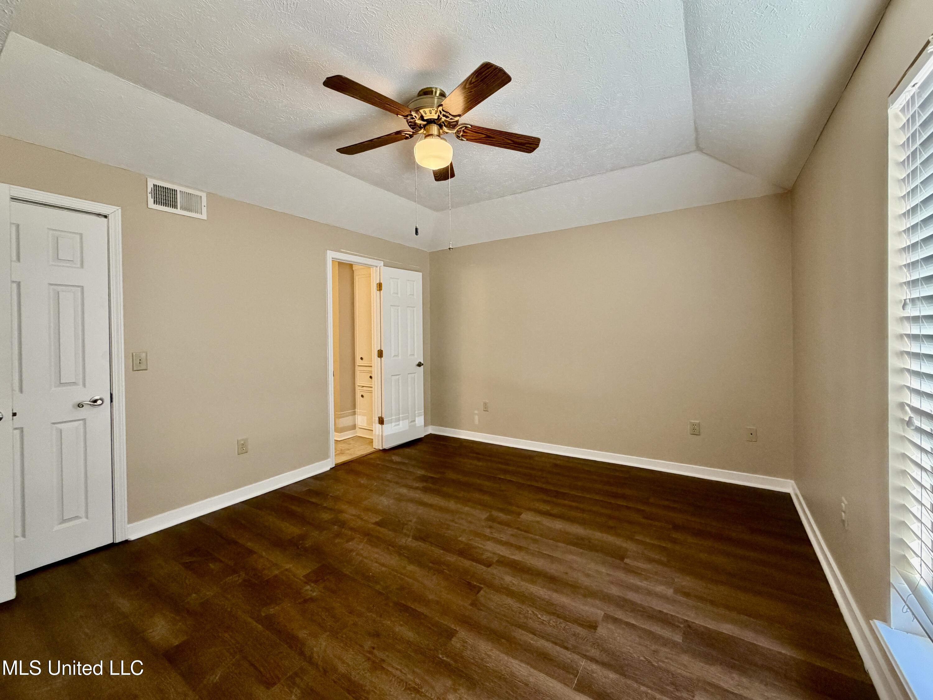 100 Villa Way Clinton, MS 39056 - Photo 29 of 35 IMG_0453