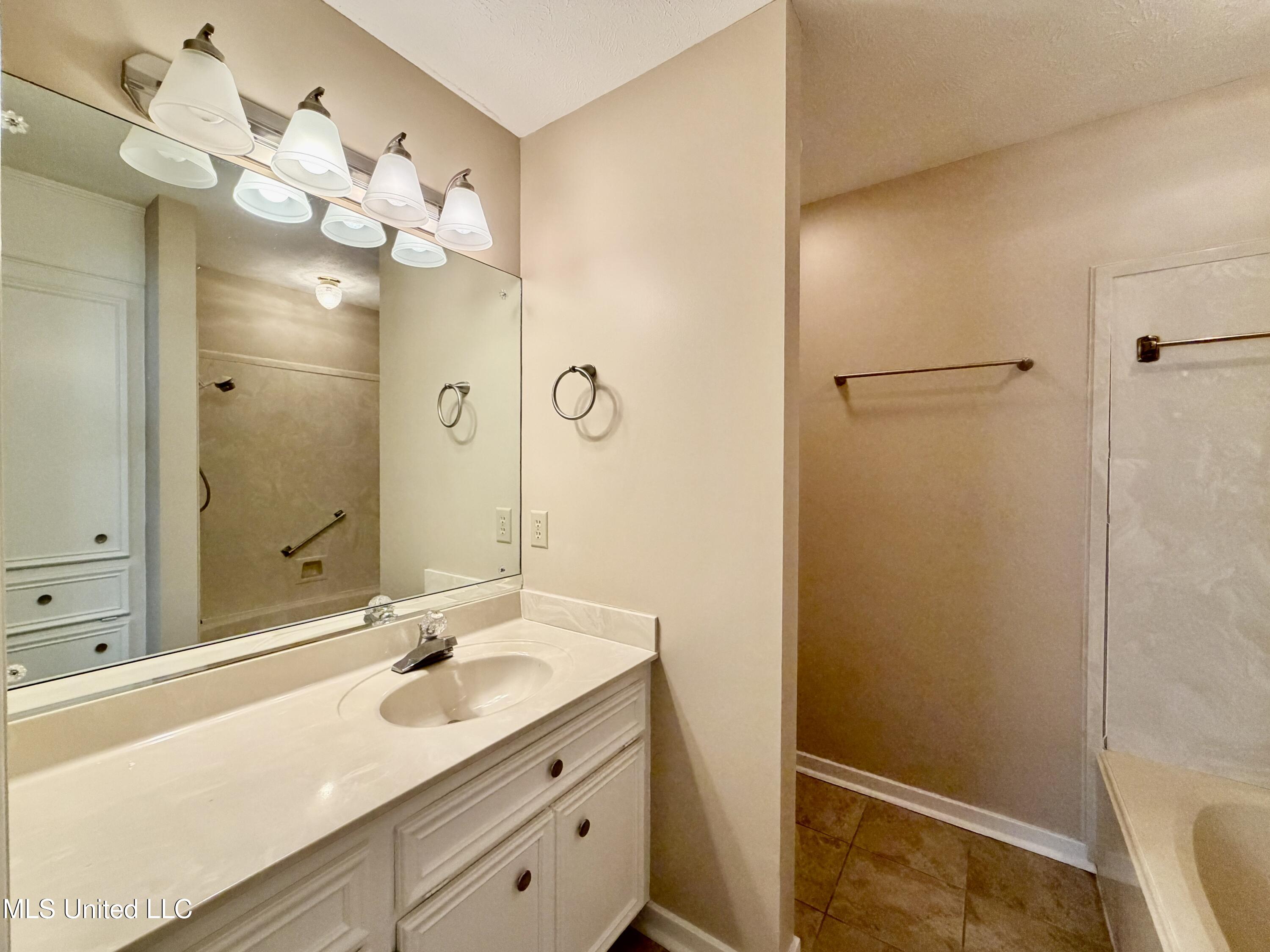 100 Villa Way Clinton, MS 39056 - Photo 30 of 35 IMG_0454