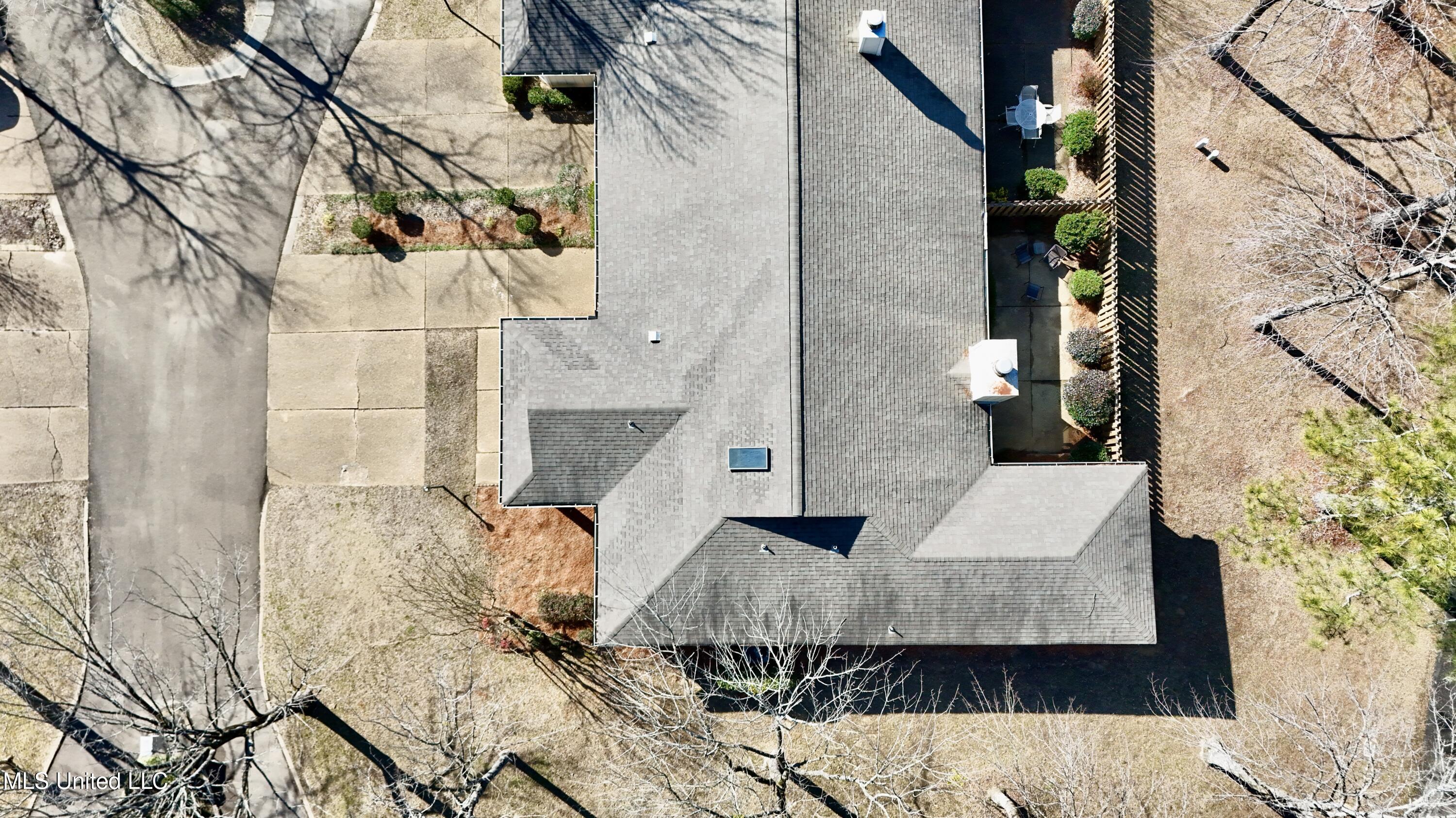 100 Villa Way Clinton, MS 39056 - Photo 5 of 35 dji_fly_20260205_103722_0678_17703092916