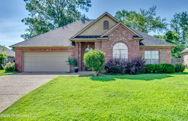 $270,000 | 126 West Pinebrook Drive, Brandon, MS 39047