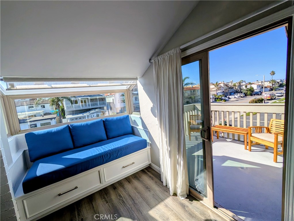 3554 Sunset Lane Oxnard, CA 93035 - Photo 5 of 29 Sun Seating