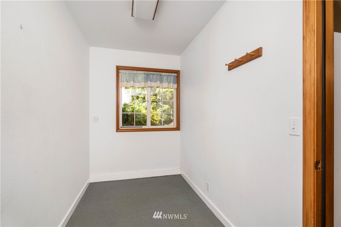 4445 Shellridge Road Northwest Olympia, WA 98502 - Photo 21 of 27