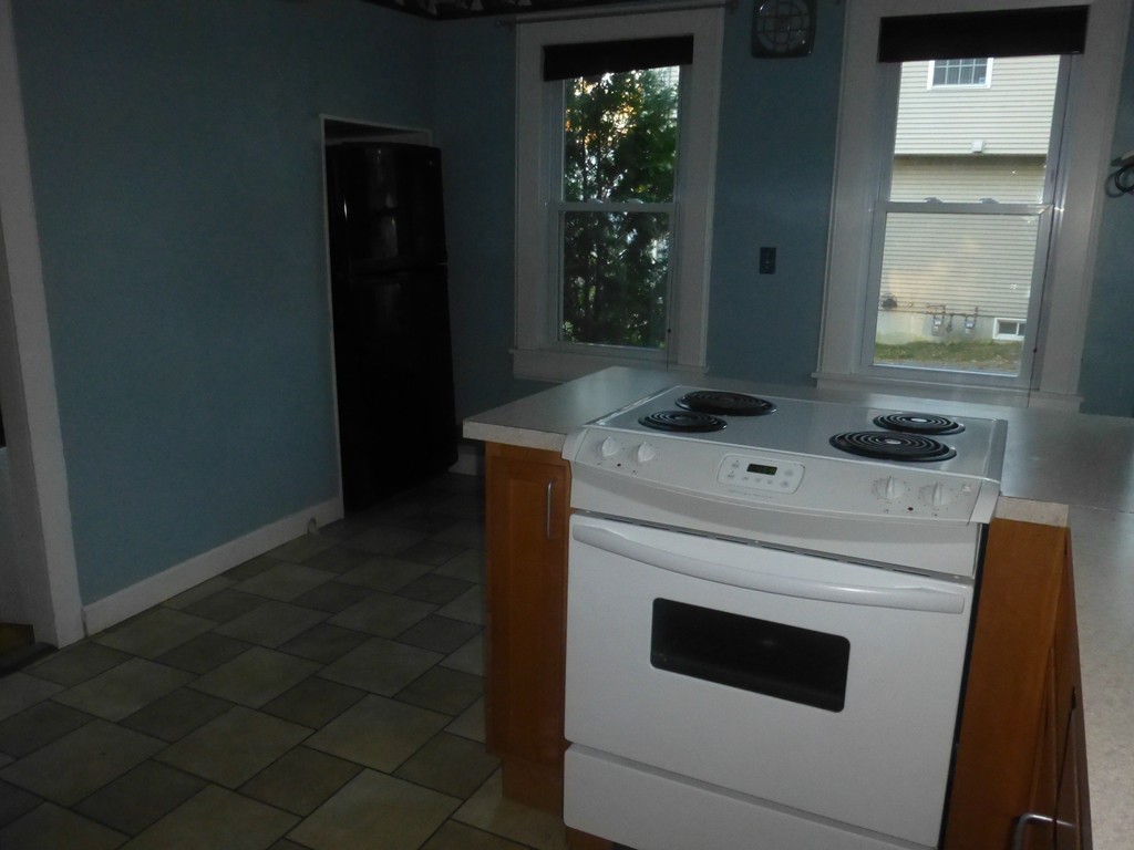 3 Bonnyview Street Springfield, MA 01109 - Photo 14 of 27