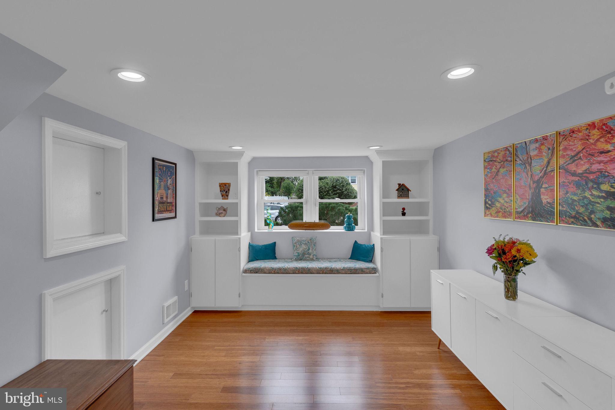 8 Dailey Drive Hamilton, NJ 08620 - Photo 32 of 46 a view of a living room
