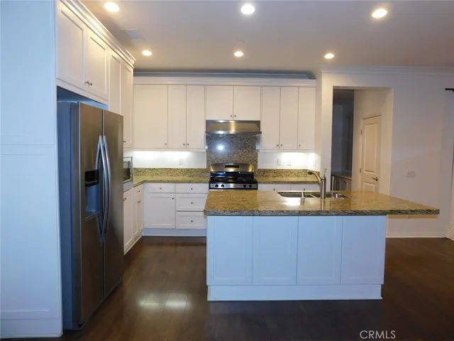 $4,200 | 235 Kempton, Irvine, CA 92620