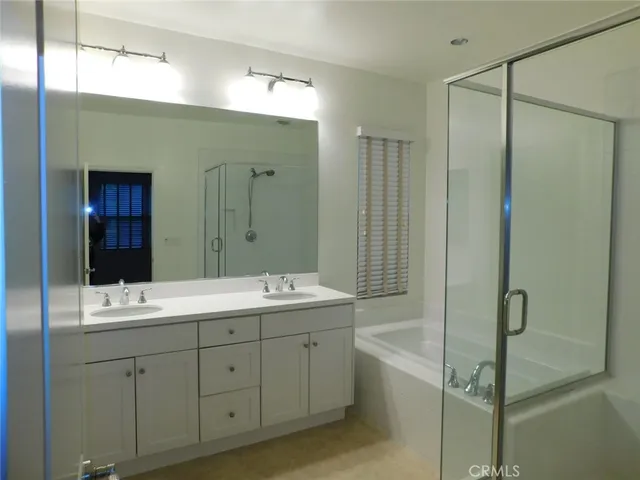 $4,200 | 235 Kempton, Irvine, CA 92620