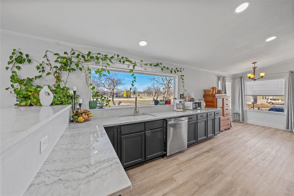 169 Cumberland Trail Bridgeport, TX 76426 - Photo 4 of 23