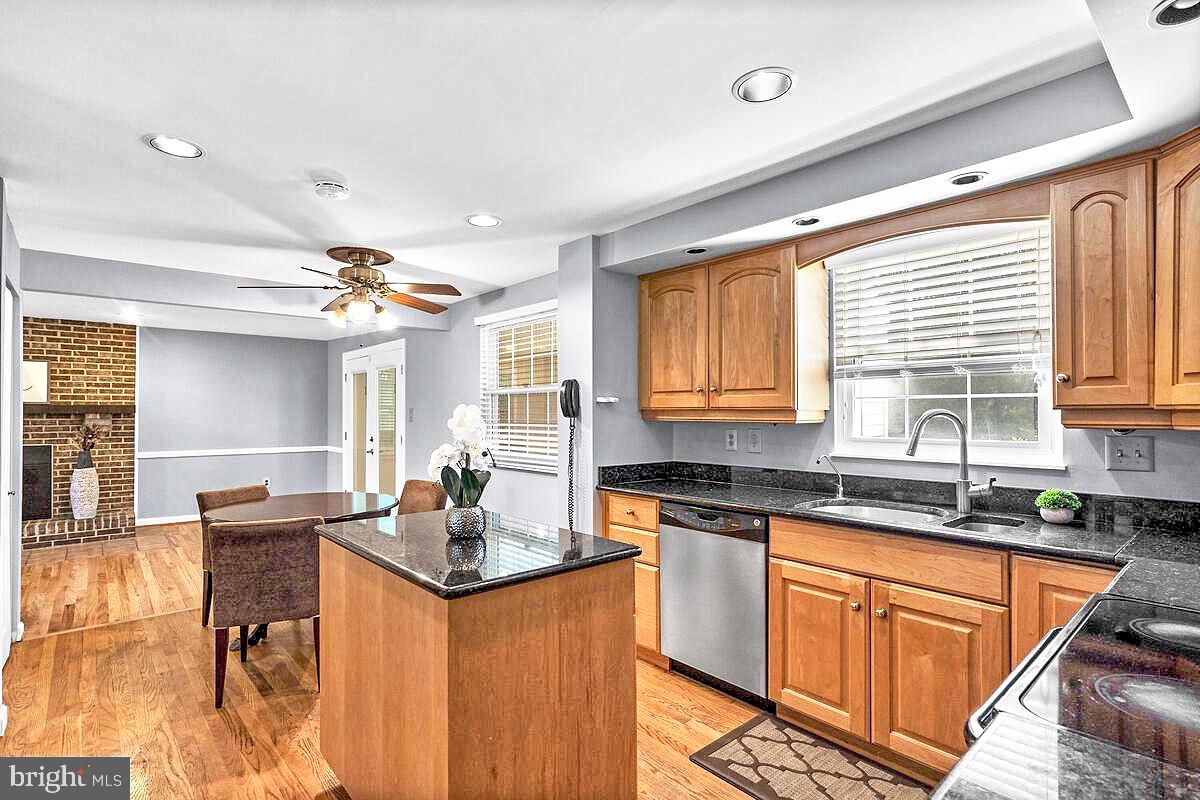 20701 Bell Bluff Road Gaithersburg, MD 20882 - Photo 16 of 46 Gallery Image 16