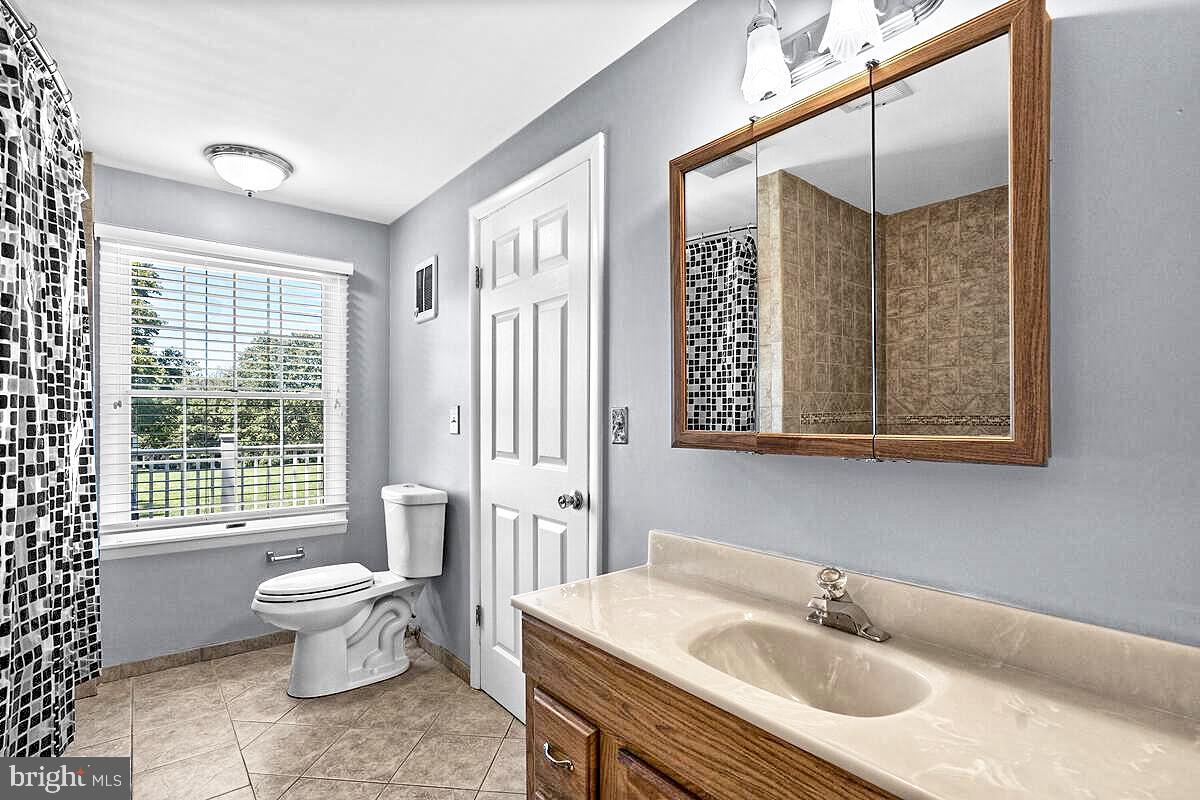 20701 Bell Bluff Road Gaithersburg, MD 20882 - Photo 27 of 46 Gallery Image 27