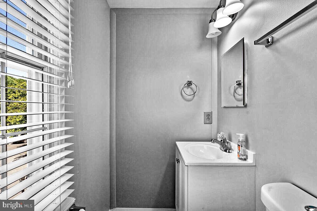 20701 Bell Bluff Road Gaithersburg, MD 20882 - Photo 31 of 46 Gallery Image 31
