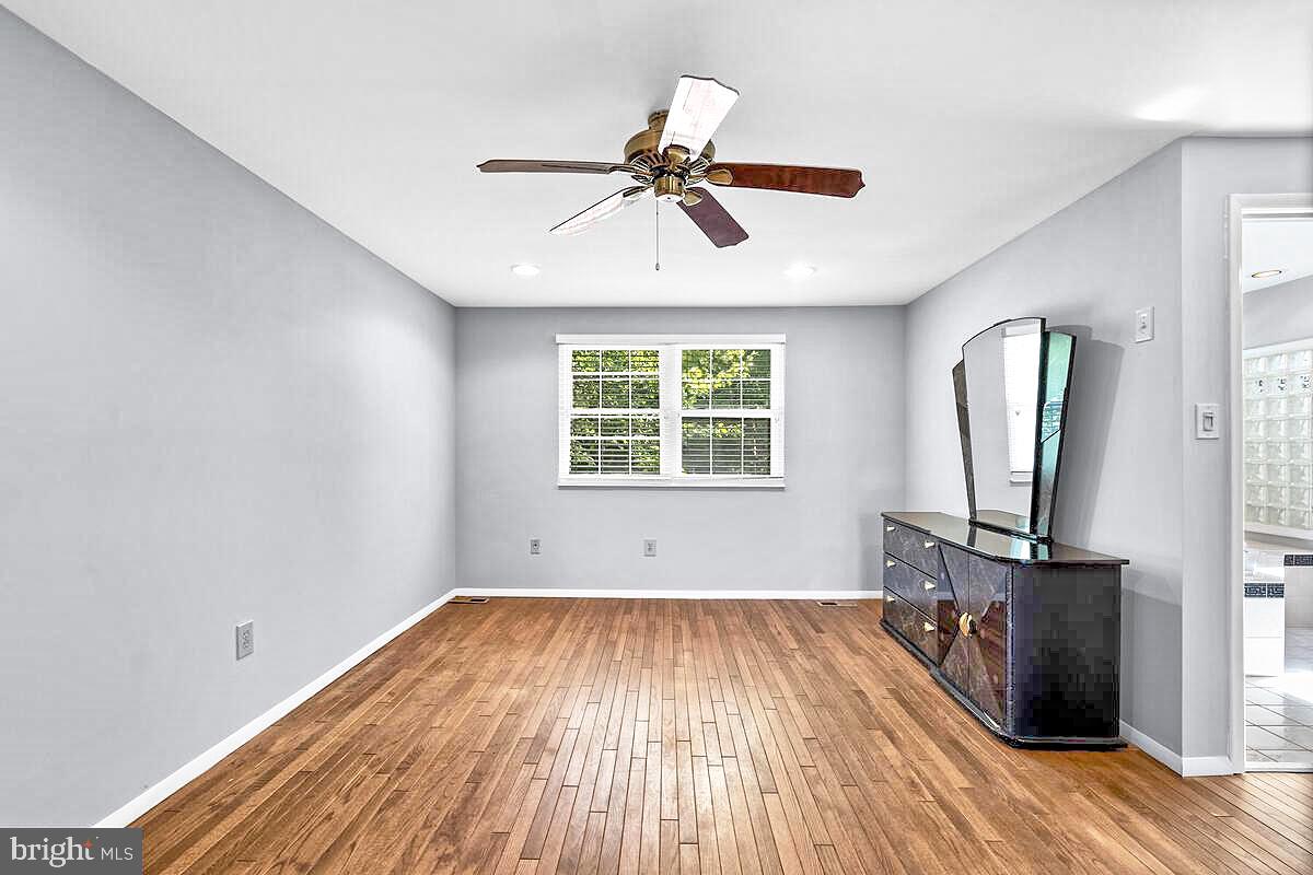 20701 Bell Bluff Road Gaithersburg, MD 20882 - Photo 34 of 46 Gallery Image 34