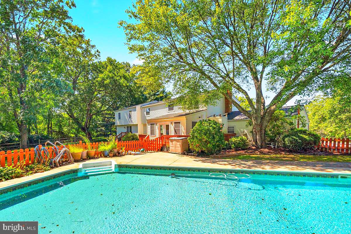 20701 Bell Bluff Road Gaithersburg, MD 20882 - Photo 38 of 46 Gallery Image 38