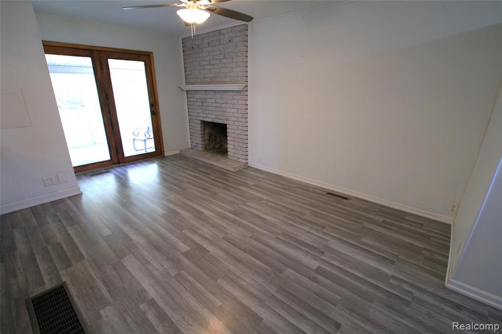 6325 Clarkston Road Clarkston, MI 48346 - Photo 21 of 24