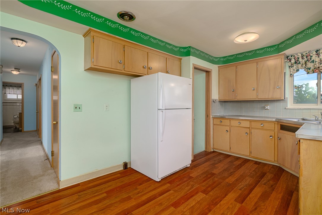 6572 South Canterbury Road Cleveland, OH 44129 - Photo 11 of 36