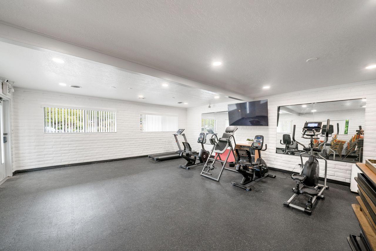 450 Gladycon Road, Unit 52 Colfax, CA 95713 - Photo 28 of 29 a view of a room with gym equipment