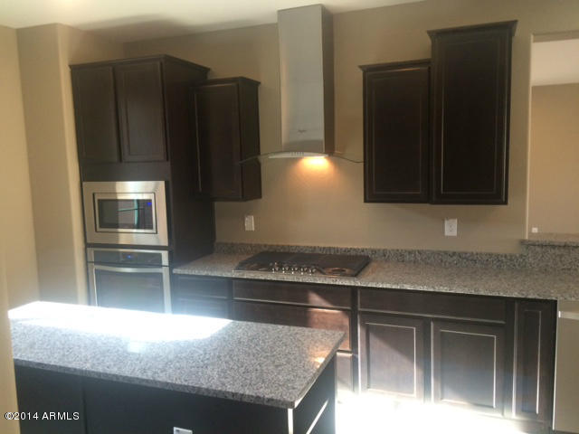 2546 West Rabjohn Road Phoenix, AZ 85085 - Photo 3 of 16 Kitchen 2