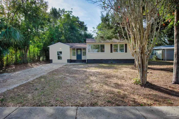 $1,600 | 723 Lakewood Road, Pensacola, FL 32507