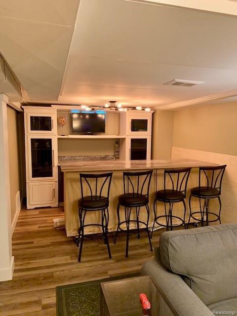 446 Fielding Street Ferndale, MI 48220 - Photo 13 of 37 BAR AREA